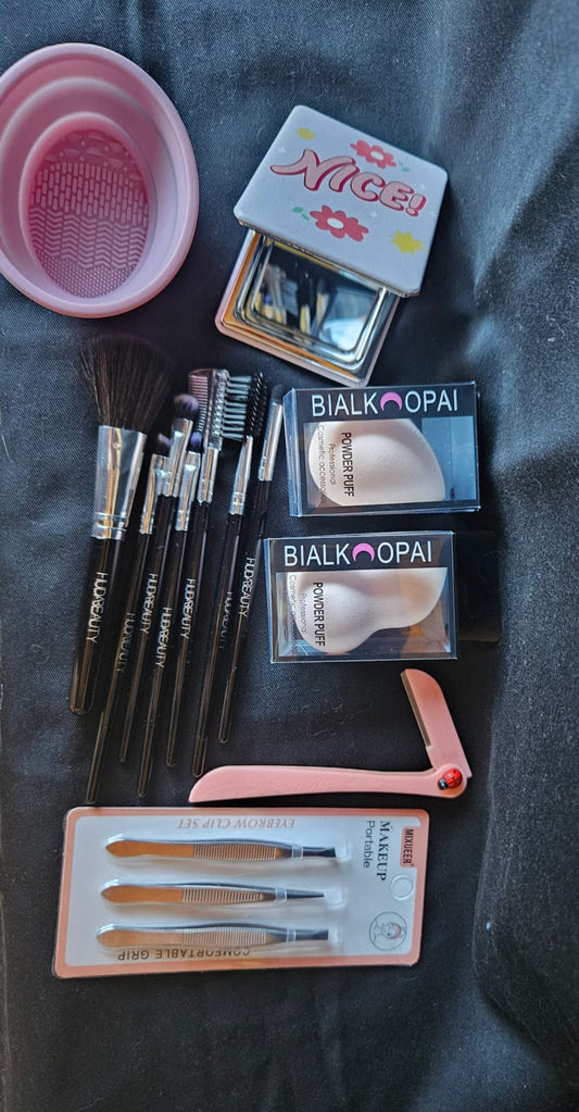 Makeup bag with accessories